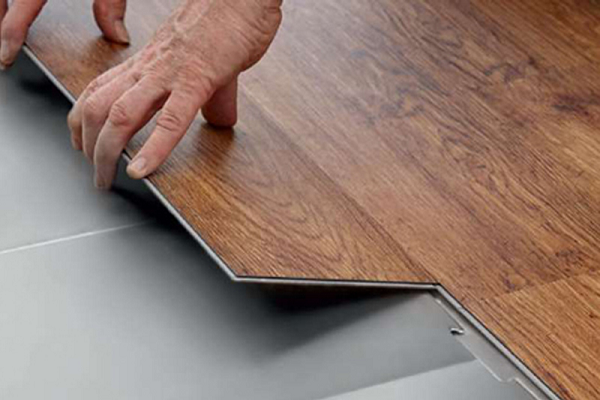 Thi công sàn nhựa giả gỗ quận Hóc Môn