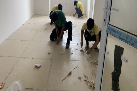 Nhận lọt thảm tẩy keo sàn văn phòng, nhà ở